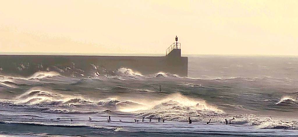 何以擺脫無未來？海洋教育與社區發展的能與不能——以萡子寮和三條崙為例