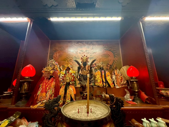 神明偌「興」:探討公廟私壇有無乩童之多元靈力展現——以萡子寮為例